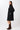 Langerchen Langer Mantel für Frauen in Schwarz- Outfit Seite