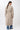 Langerchen Langer Mantel für Frauen in Beige- Outfit Rückseite