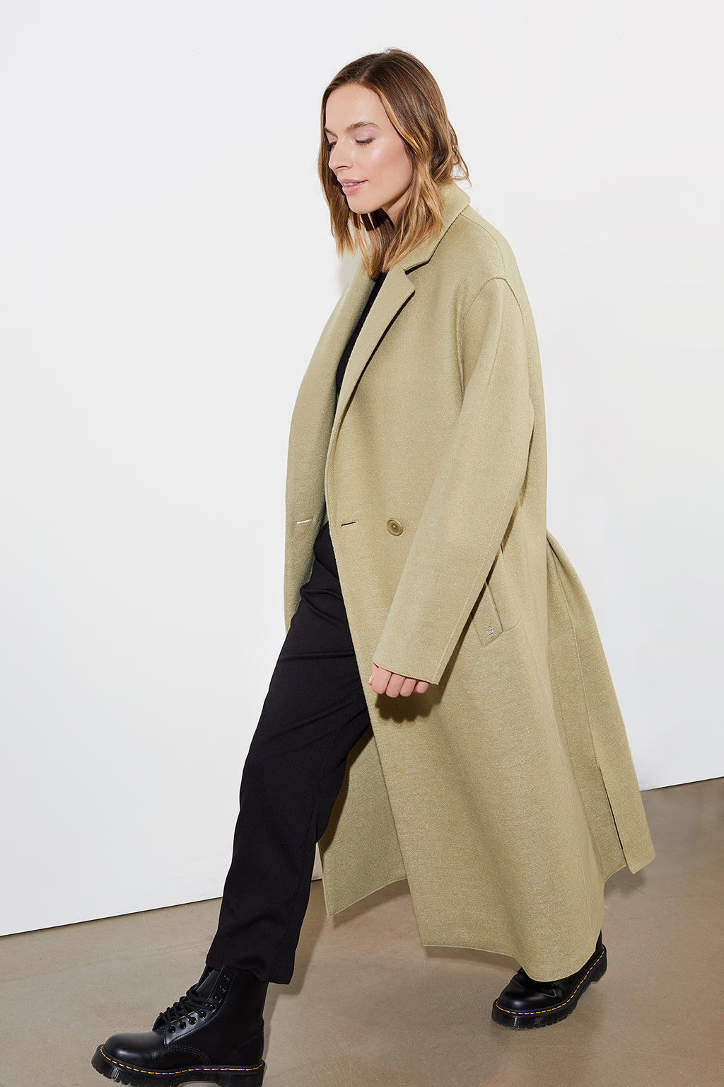 Mantel Coat Deline des Modelabels LangerChen in der Farbe Trail  