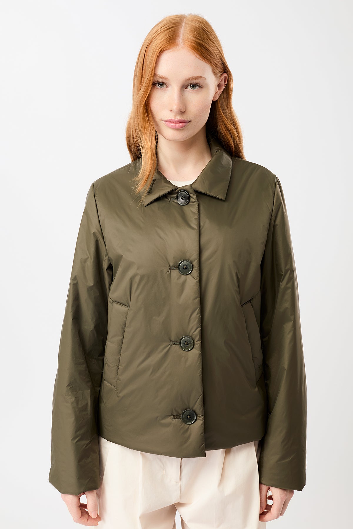 Wattierte Jacke mit kleinem Kragen für Damen in olive-grün