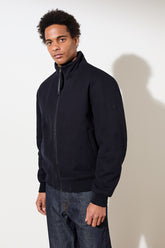 dunkelblaue Bomberjacke mit Stehkragen