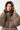 Langerchen Steppjacke für Frauen in Braun- Detail