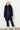 Langerchen Parka für Frauen in Blau- Outfit Front