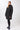 Langerchen Parka für Frauen in Schwarz-Outfit Front